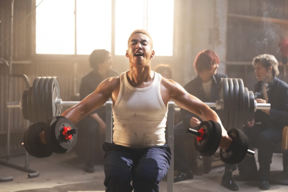 『バババ』関口メンディーの新場面写真