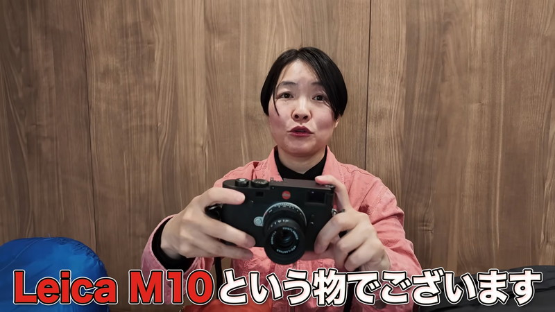 イモトアヤコ、鞄の中身を紹介の画像