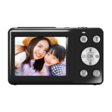 多機能デジカメ、前モニター付きで自撮りも快適の画像
