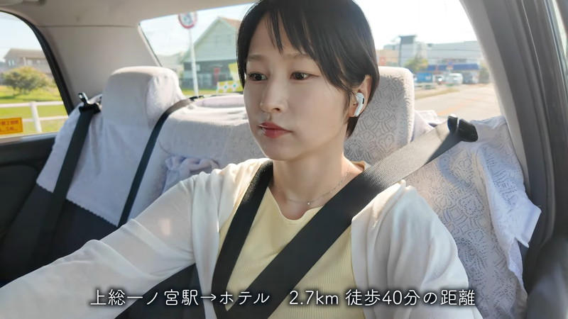 mii、大胆タンクトップ姿で“コンテナ泊”の画像