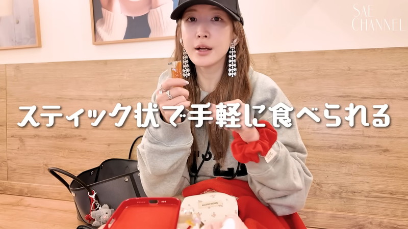 紗栄子、海外持参の“カバンの中身”公開の画像