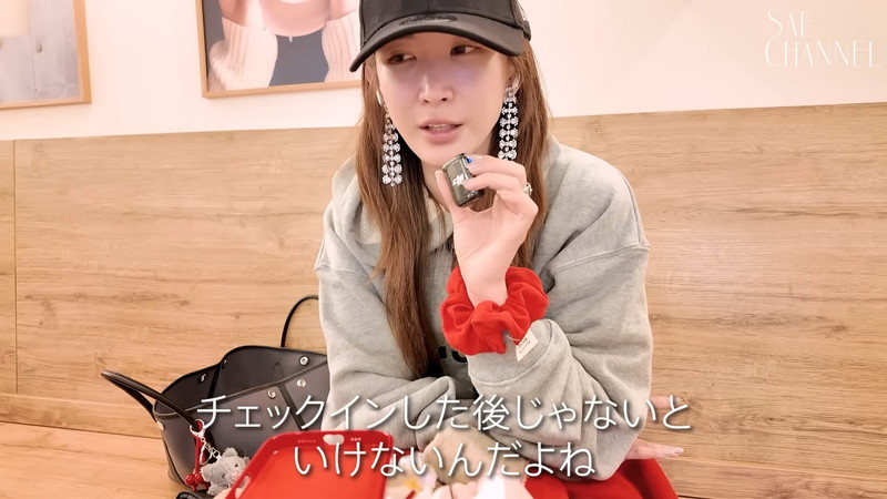 紗栄子、海外持参の“カバンの中身”公開の画像