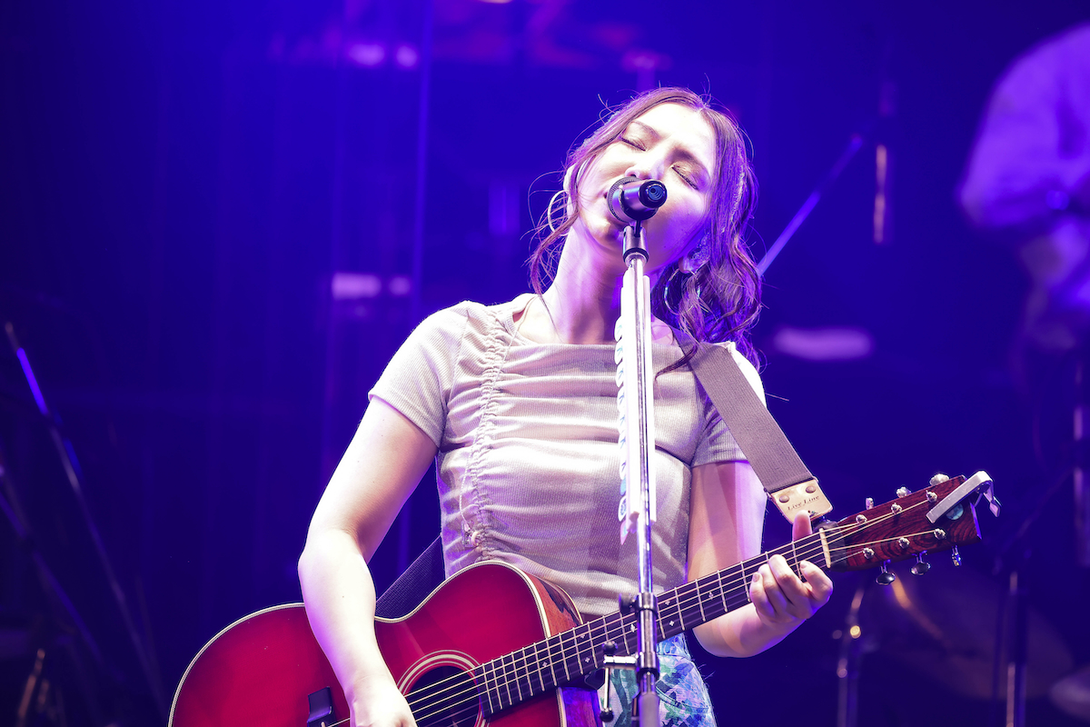 阿部真央ライブ写真（撮影＝森好弘）