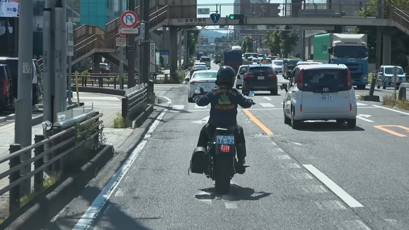 としみつ、愛車ハーレーのカスタム披露の画像