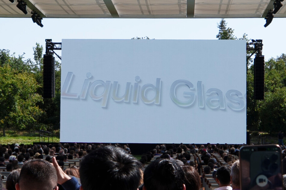 Apple、Liquid Glassはなぜ“素材”なのか？