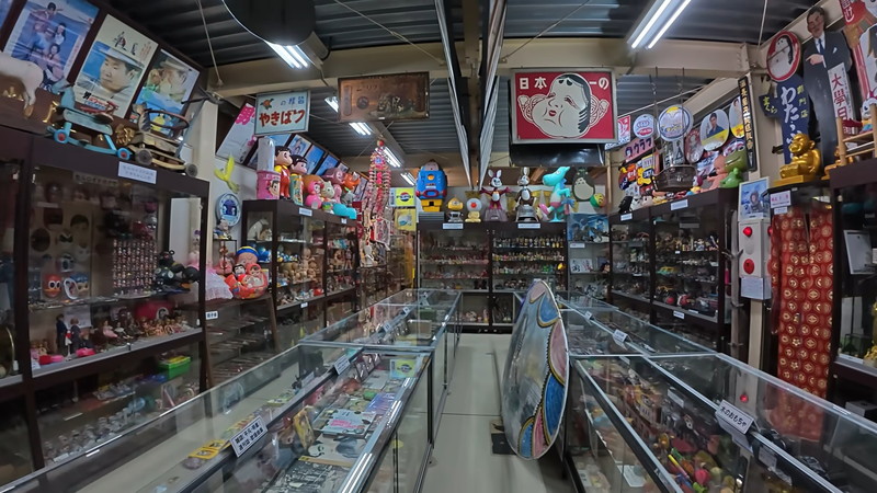 人気カップルYouTuber、激レアバイクに驚愕の画像