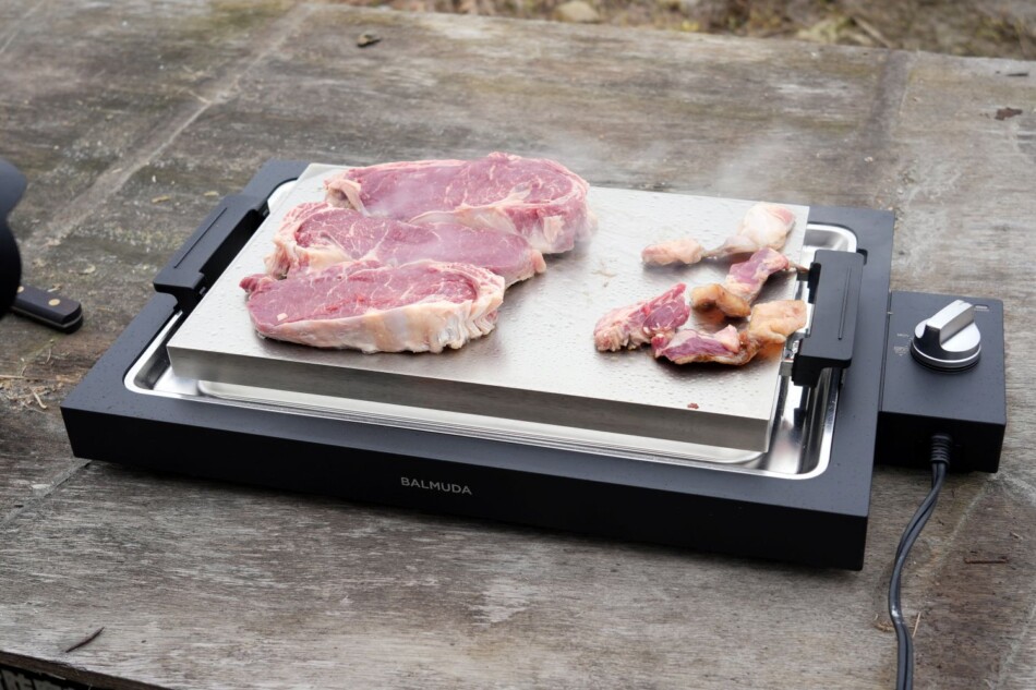 牧場にバルミューダの「ホットプレート」を持ち込んでみた