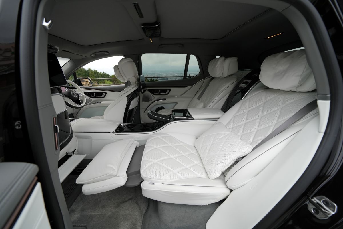 ベンツ『EQS 680 SUV』と『GLC コア』に試乗の画像