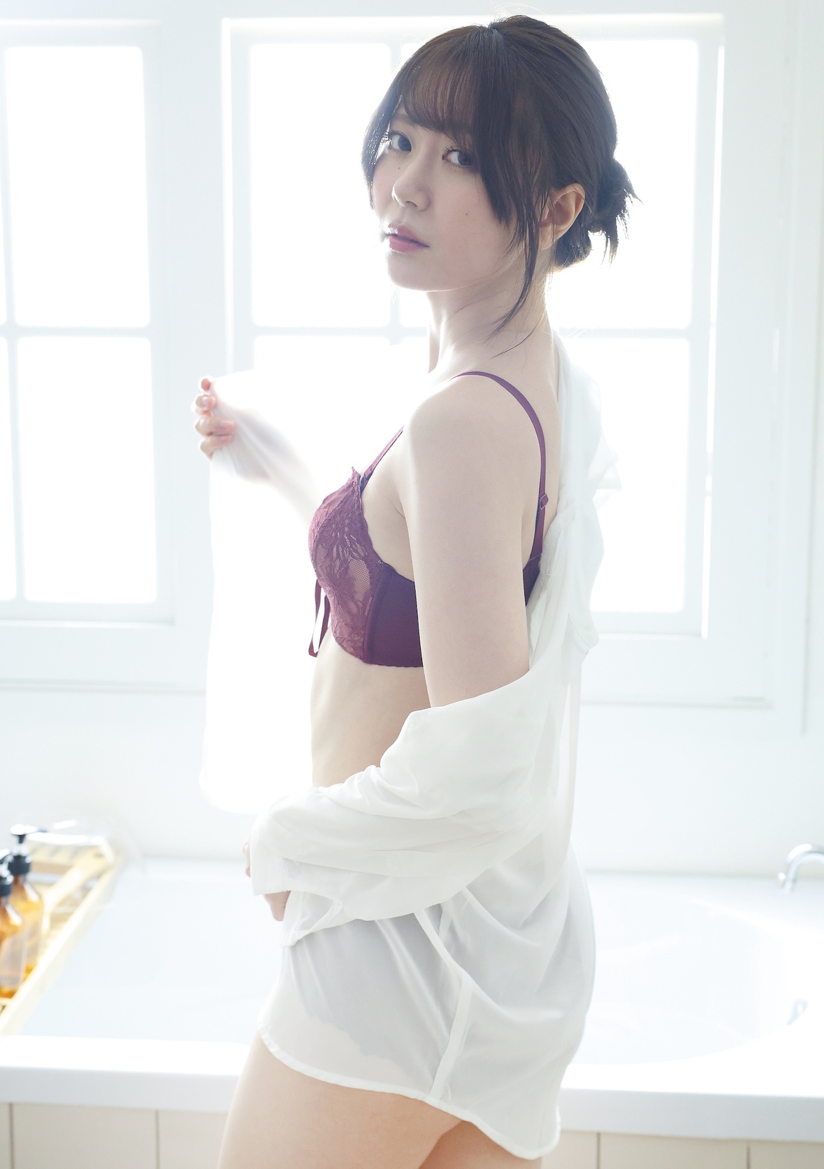 プロ雀士・東城りお、初フォトエッセイ刊行の画像