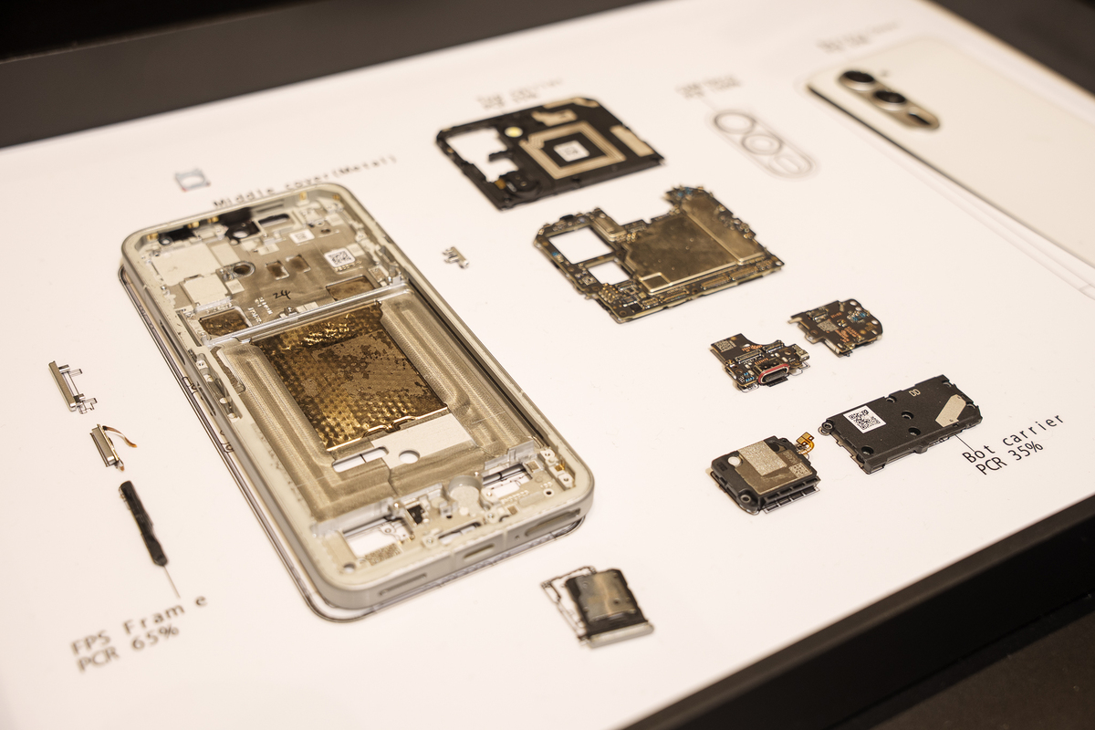 arrows、最上位機『arrows Alpha』が登場の画像