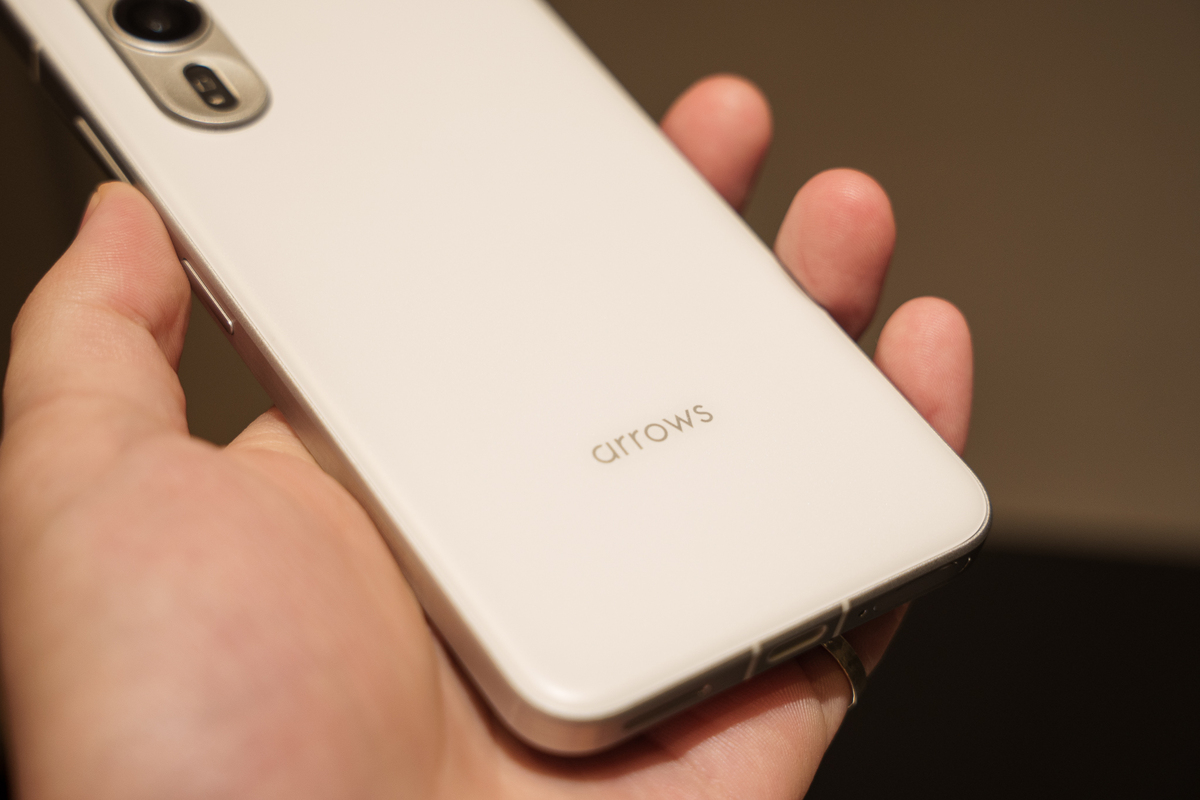 arrows、最上位機『arrows Alpha』が登場の画像