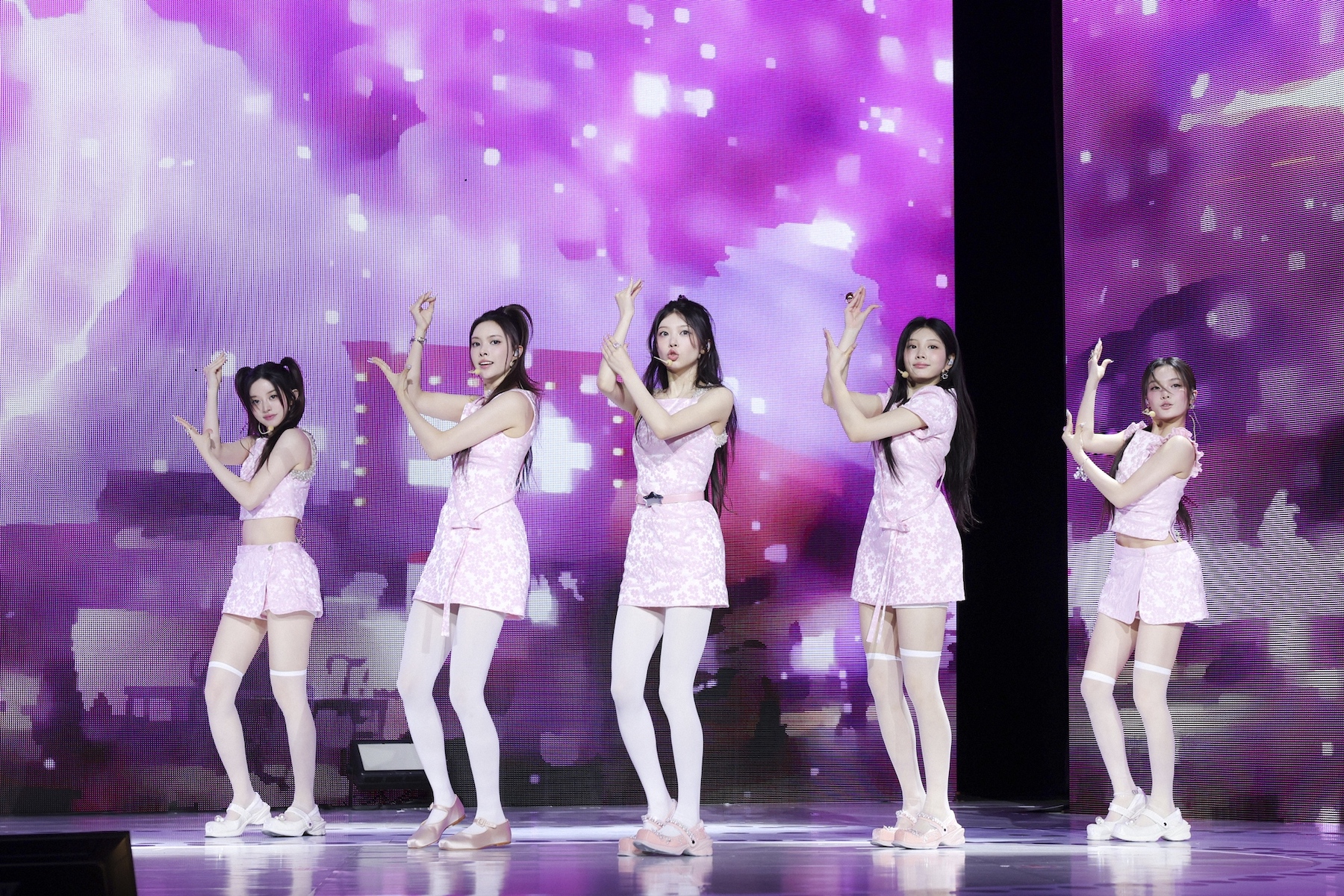 ILLIT (P)&(C) BELIFT LAB Inc.