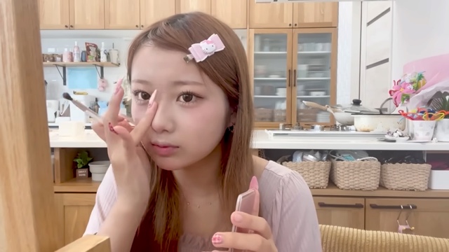 希空、寝起き5分からメイクで大変身の画像