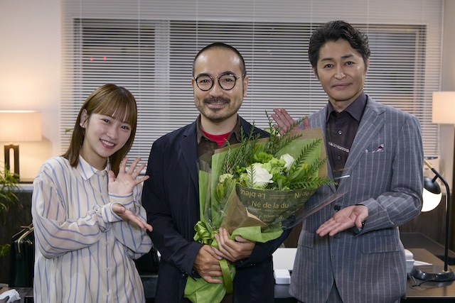 『ダメマネ！』竹中直人らクランクアップの画像