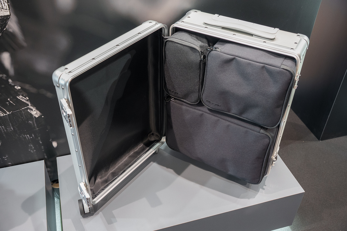マグネシウム製スーツケース『Magne Suitcase』の画像