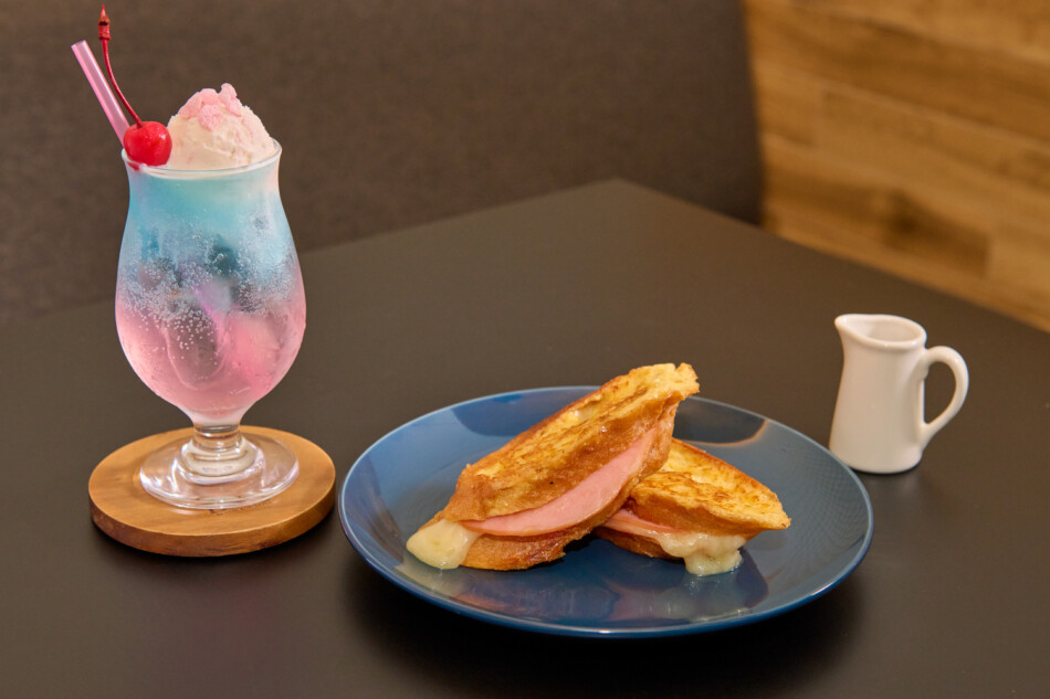 「ことのは文庫」コラボカフェが映える