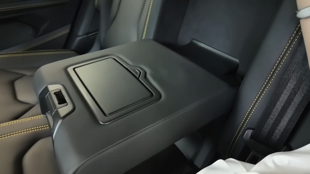 あま猫、念願のランボルギーニ納車の画像