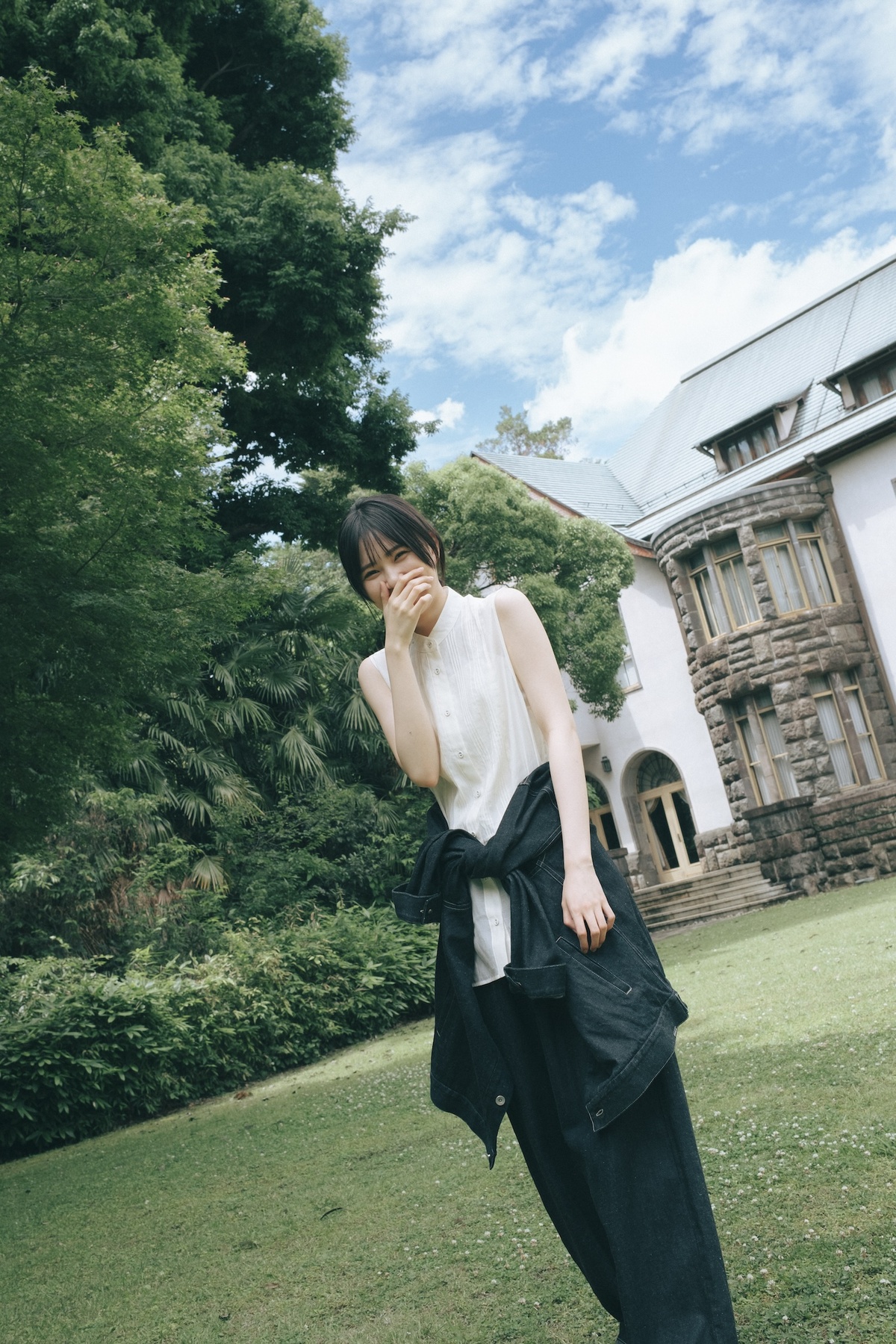 櫻坂46 的野美青、存在感のあるグラビアの画像