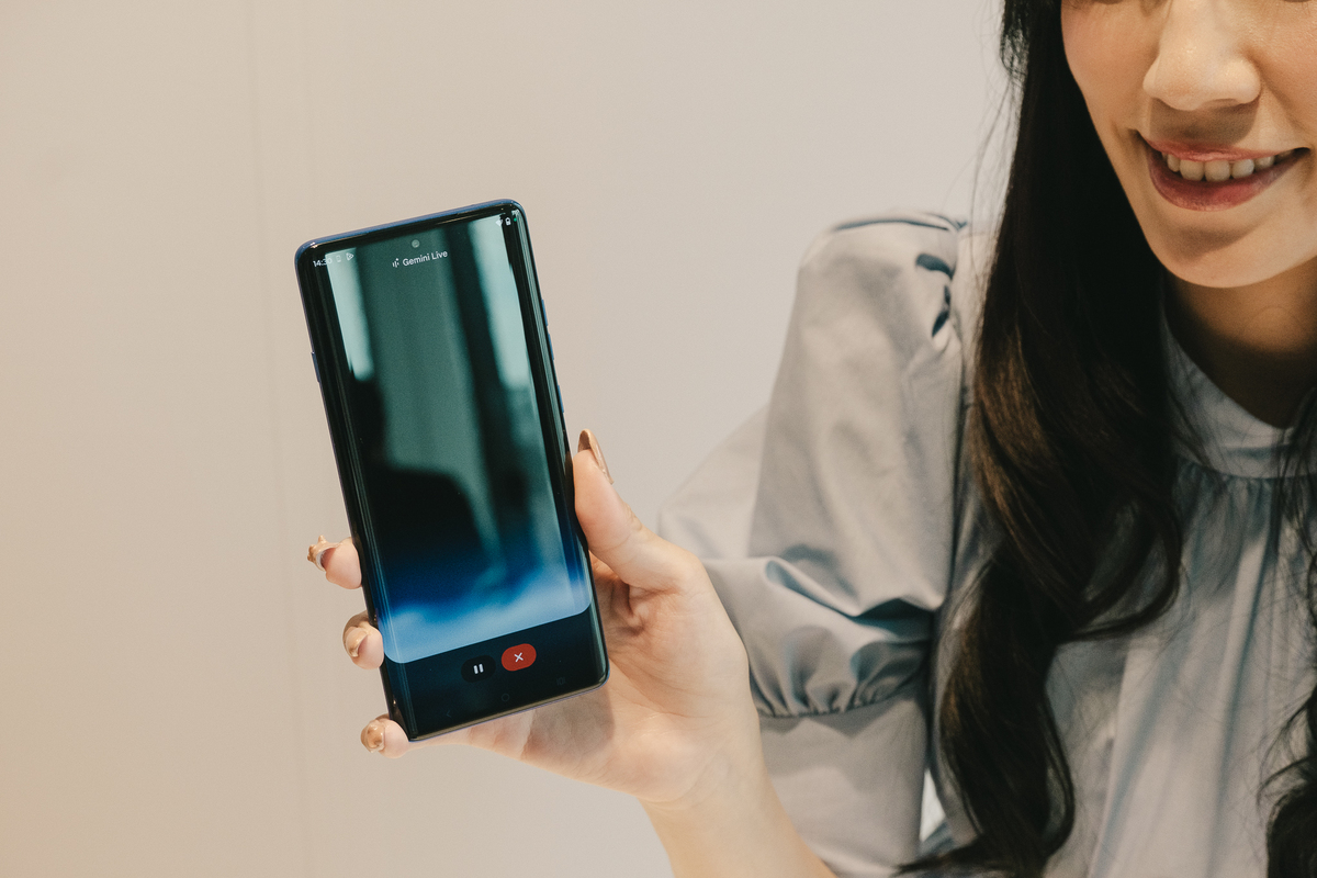 モトローラ、新スマホ『motorola edge 60 pro』登場の画像