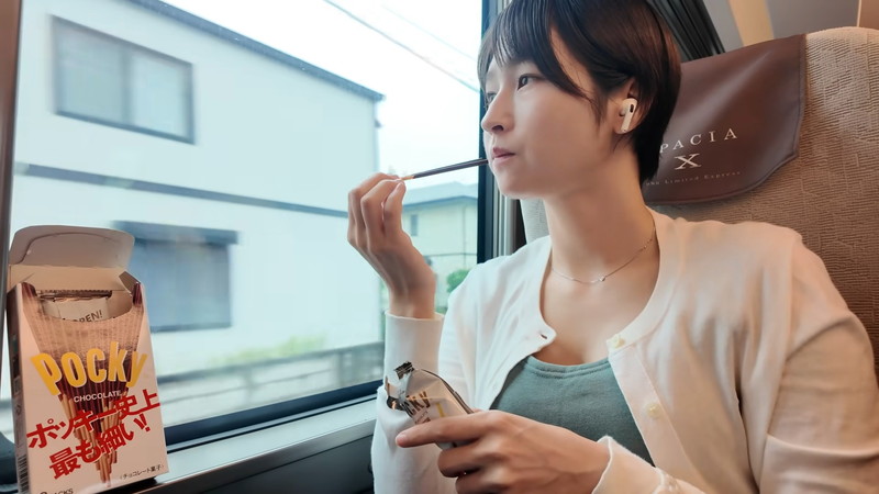 mii、大胆ワンピで“格安宿”を満喫の画像