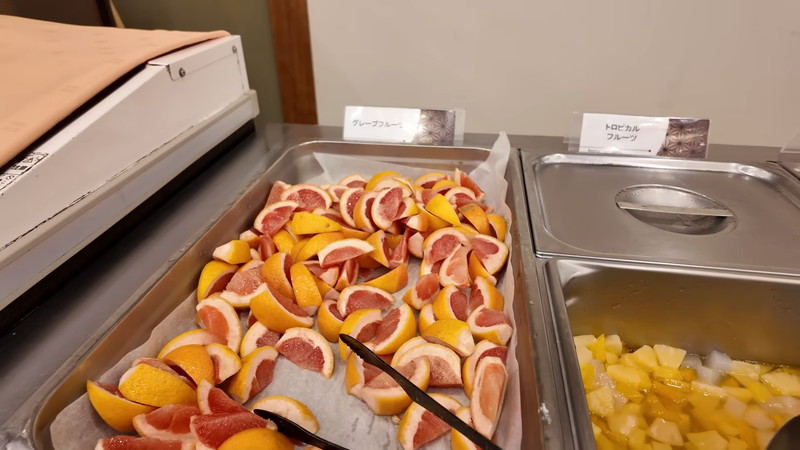 mii、大胆ワンピで“格安宿”を満喫の画像