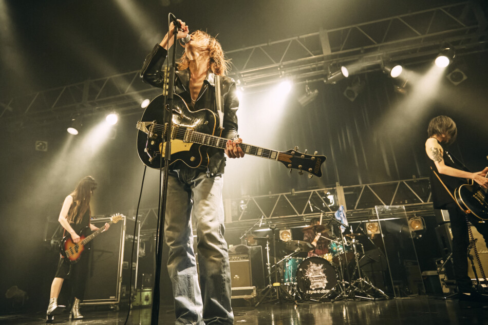 a flood of circle、約束の年に向けて