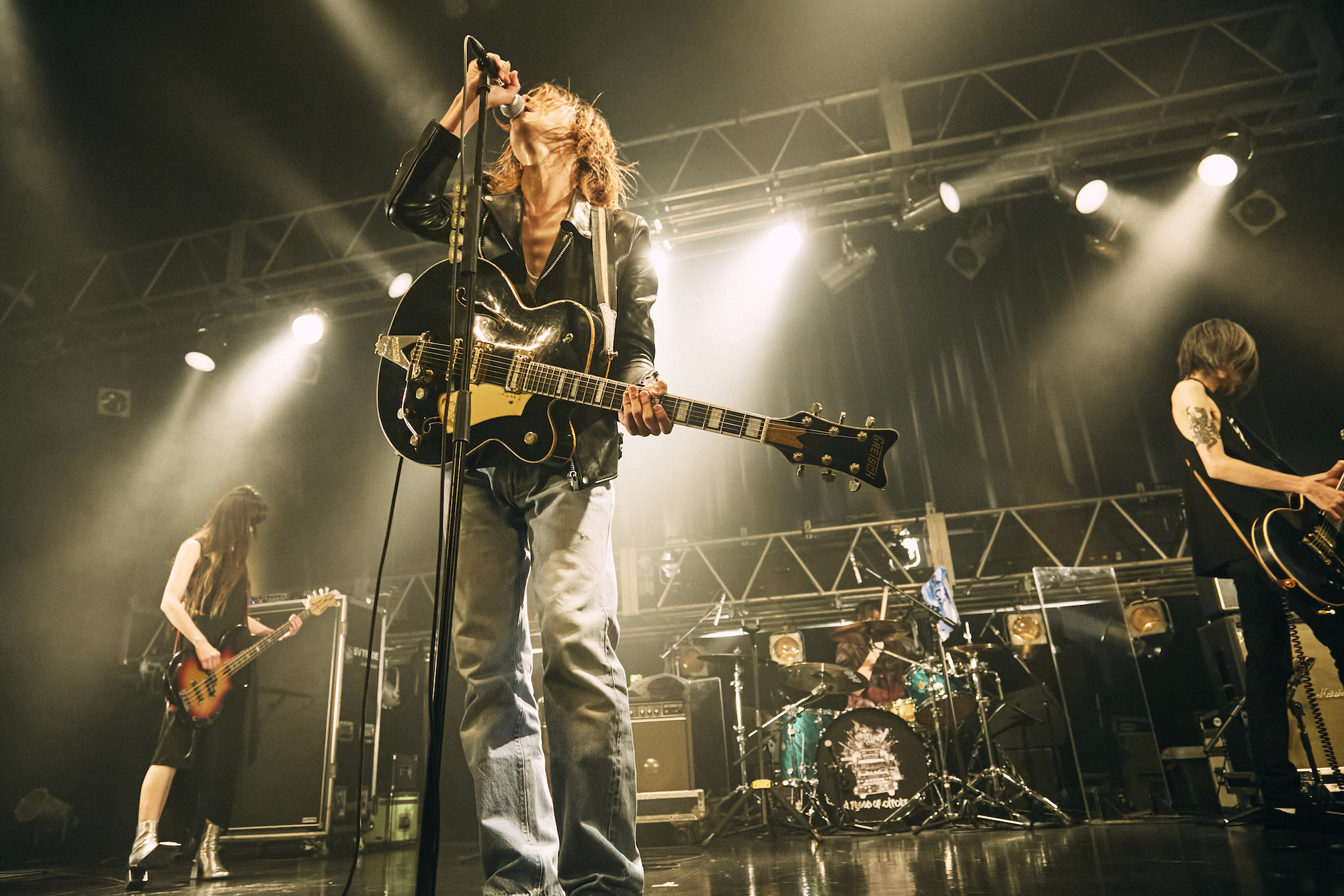 a flood of circle、約束の年に向けて