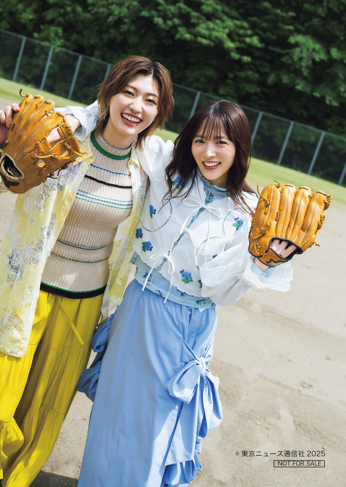 小林歌穂&中山莉子、最後のペアグラビアの画像