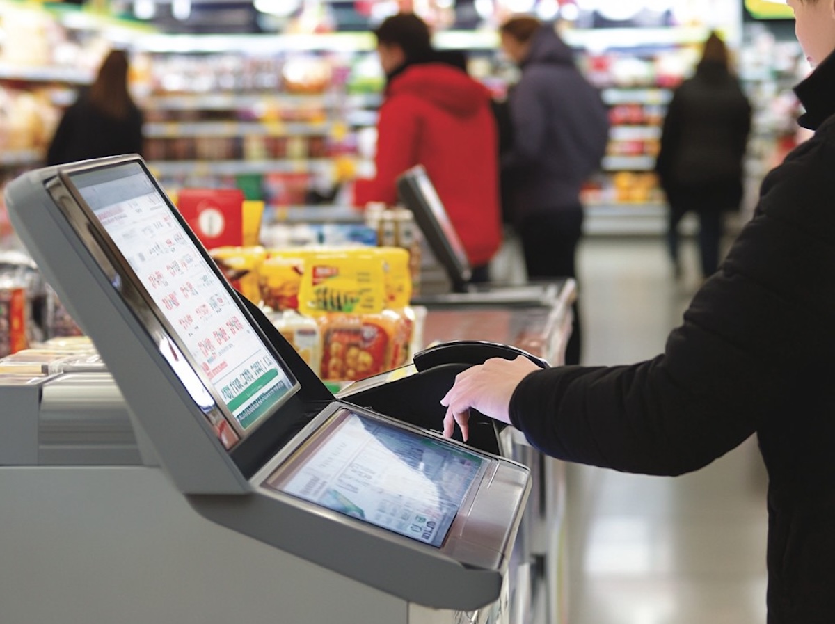 セルフレジ、スマホ注文……導入側の事情とは