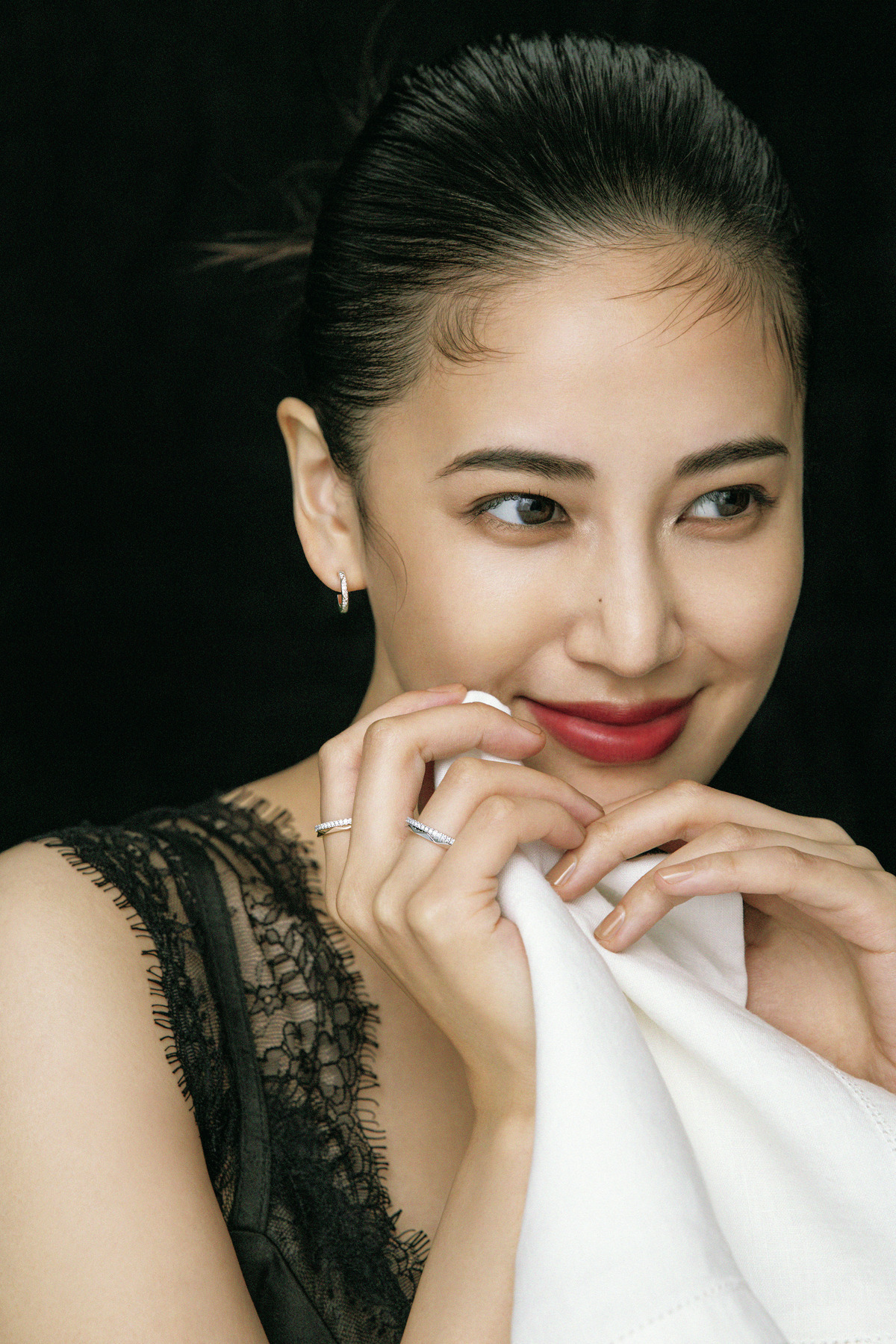 乃木坂46梅澤美波が表紙『CLASSY.』8月号の画像