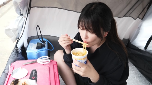 車中泊女子YouTuber、晩酌堪能の画像