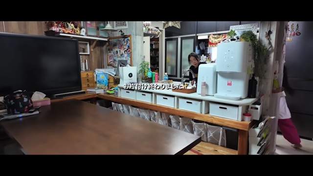 男7女の大家族YouTuber、夕食作りを公開の画像