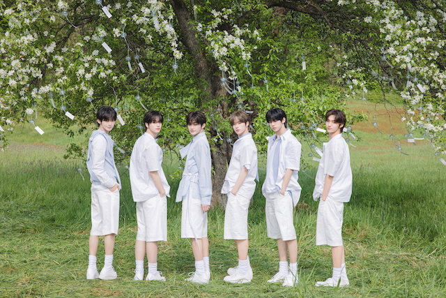 TWS「はじめまして」ビハインド写真