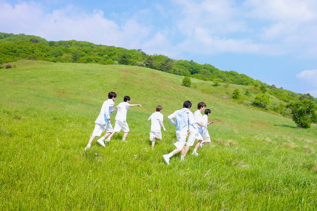 TWS「はじめまして」ビハインド写真