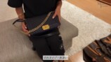 初代バチェロレッテ、私物の鞄を紹介の画像