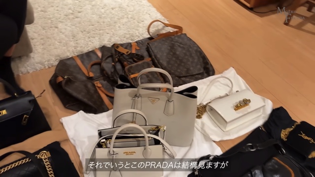 初代バチェロレッテ、私物の鞄を紹介の画像