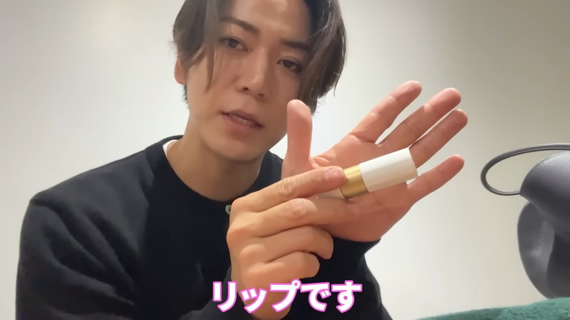 亀梨和也、愛用カバンの中身を紹介の画像