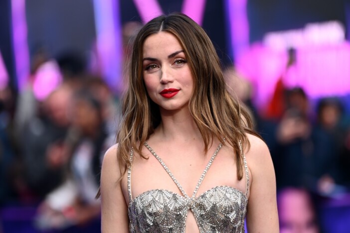 『バレリーナ』アナ・デ・アルマス来日