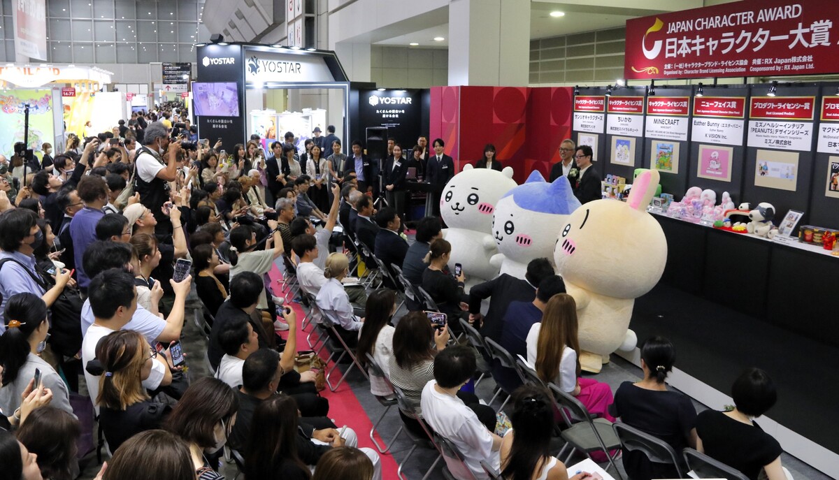 「ちいかわ」日本キャラクター大賞受賞