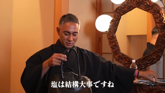 市川團十郎、鞄の中身に視聴者「素敵！」の画像