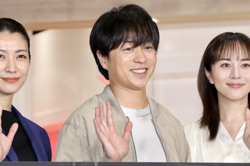 櫻井翔、『放送局占拠』会見に武蔵衣装で登場