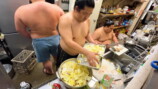 大相撲力士たちの豪快な食事動画が話題の画像