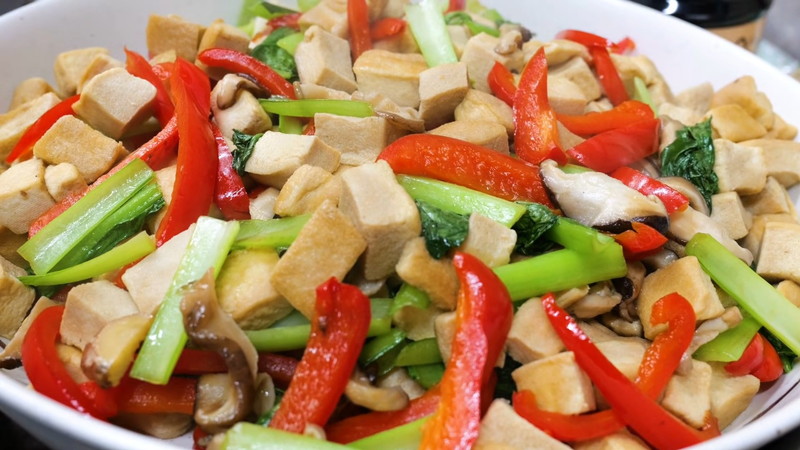 大相撲力士たちの豪快な食事動画が話題の画像