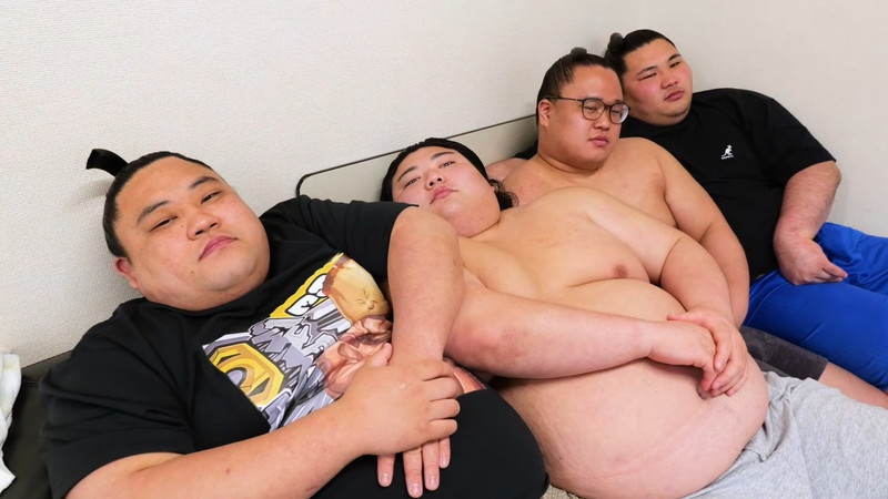 大相撲力士たちの豪快な食事動画が話題の画像
