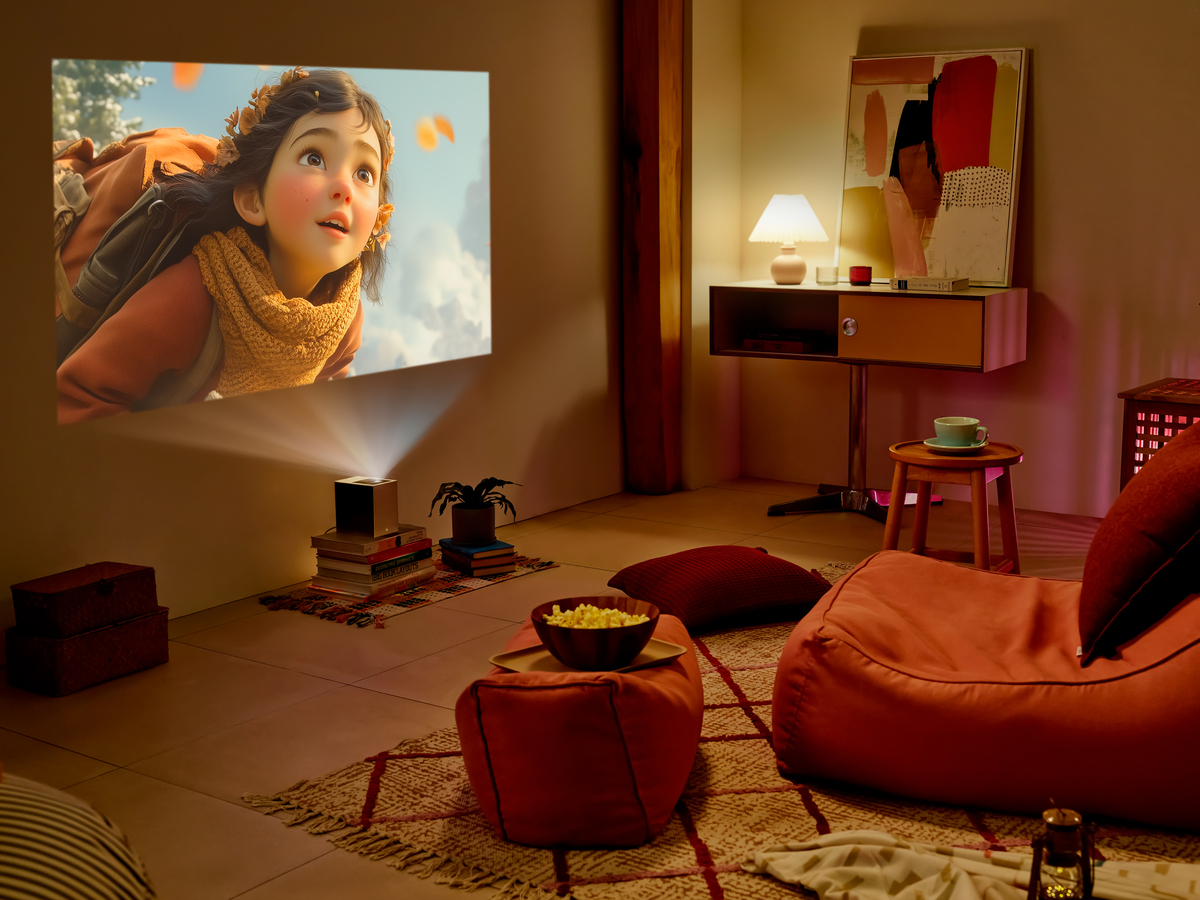 置き場所フリーな超短焦点4Kプロジェクターの画像