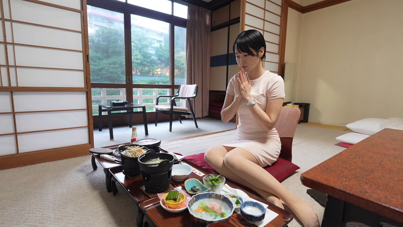 mii、ミニスカワンピ姿で“廃墟な宿”にの画像