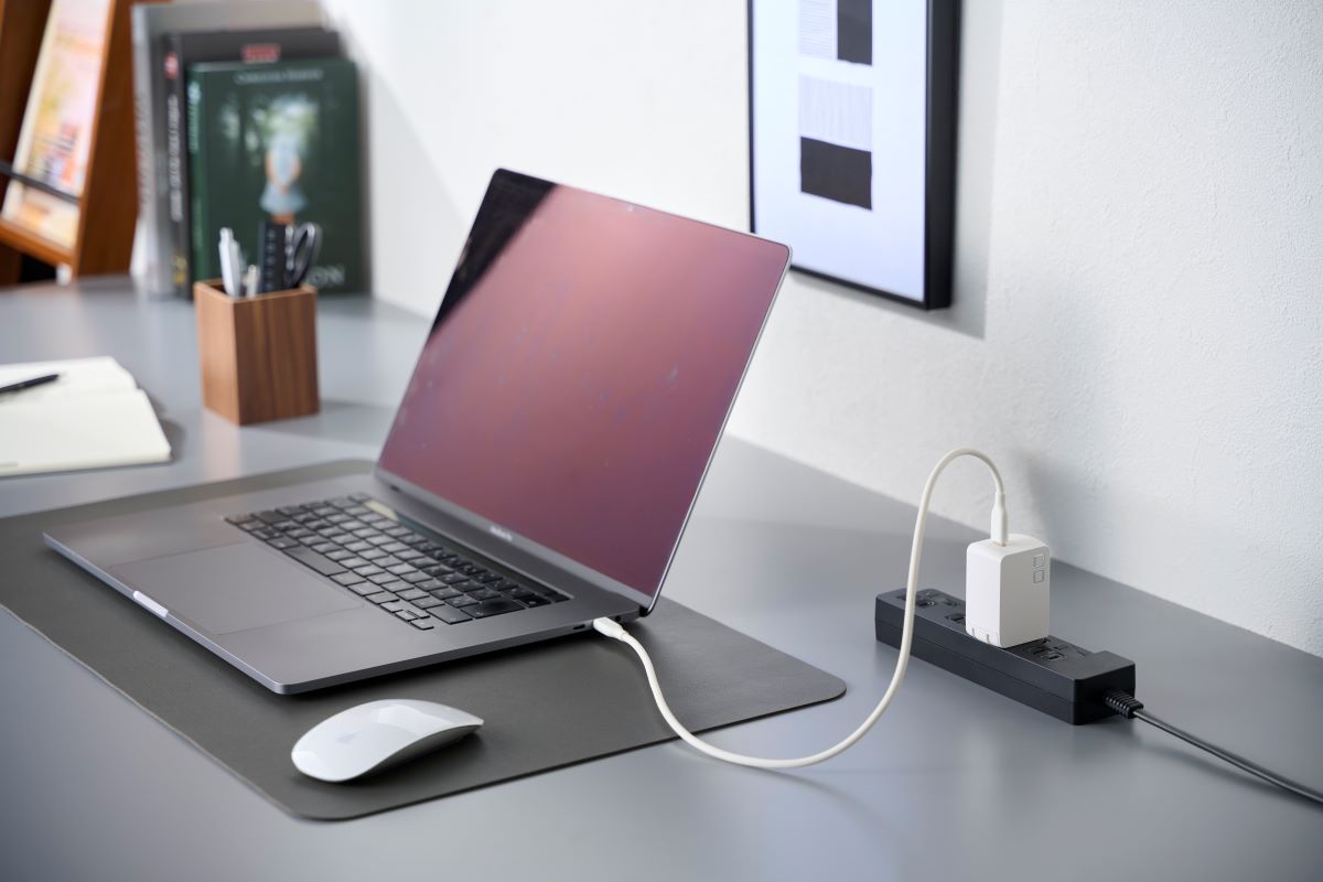 CIO、世界最小級100W充電器発売の画像