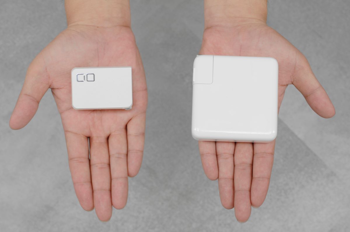 CIO、世界最小級100W充電器発売の画像