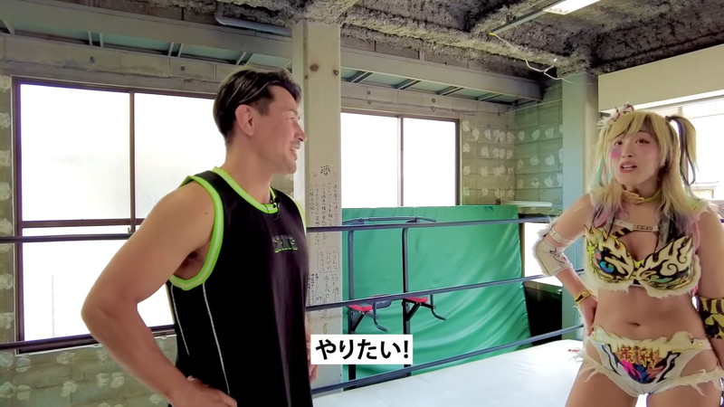 人気女子レスラーが魔裟斗を“査定”の画像