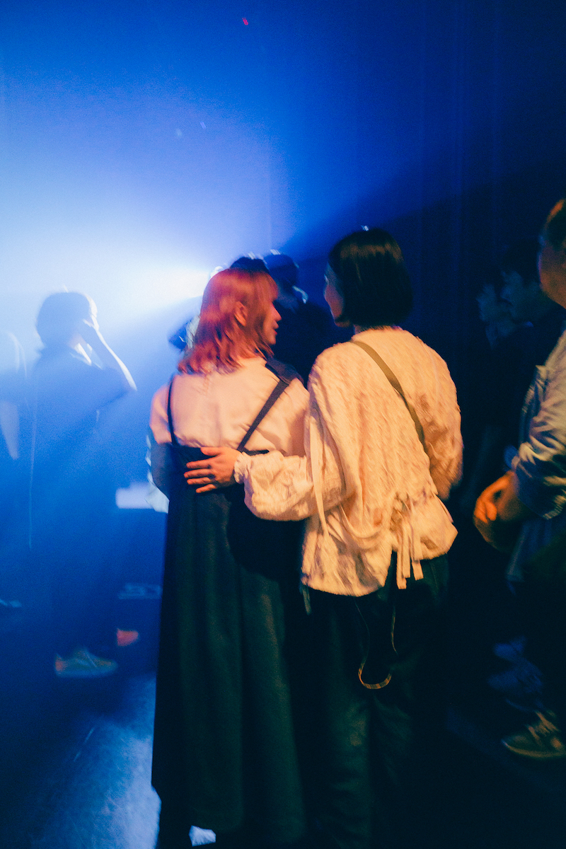 とた＆『ユイカ』（撮影＝後藤壮太郎）